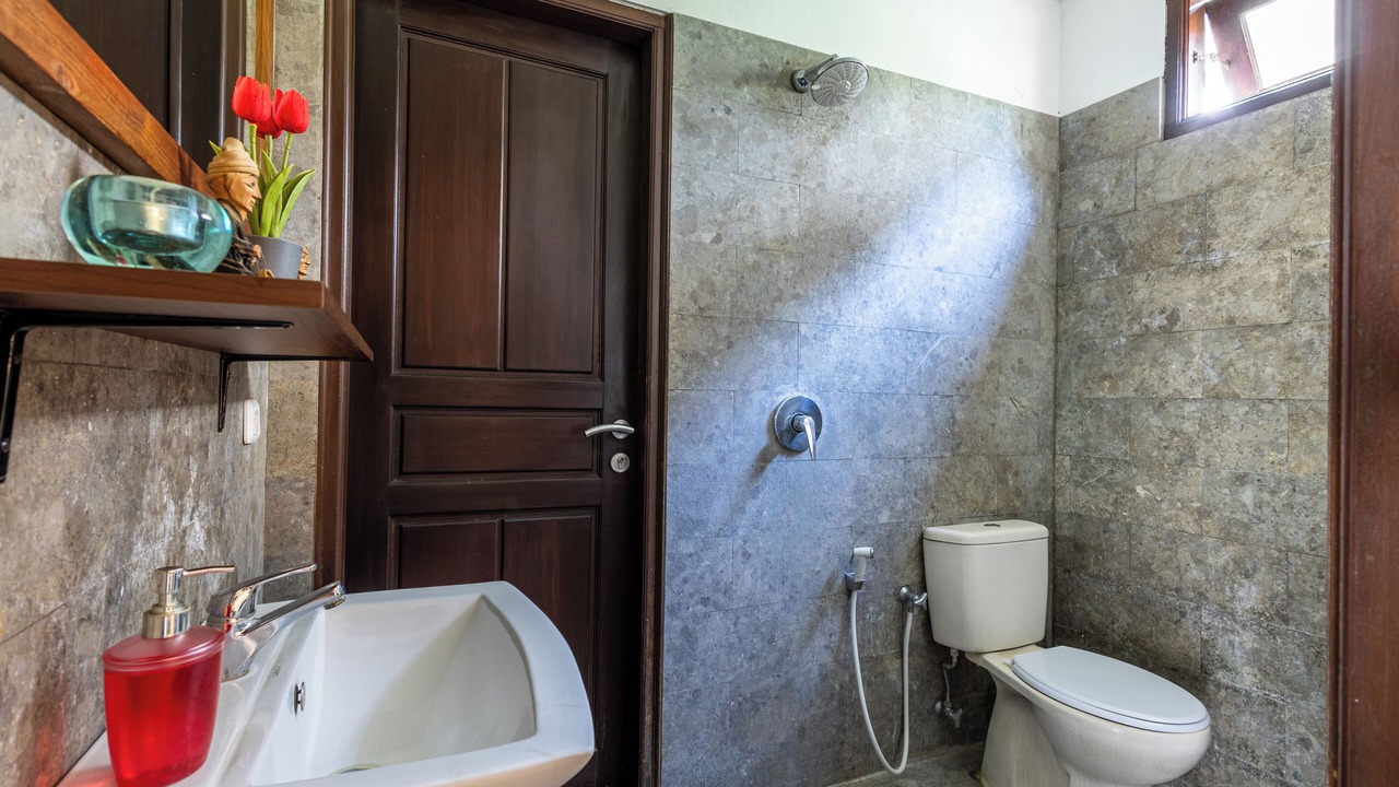 Photo of Bathroom in Laksmana