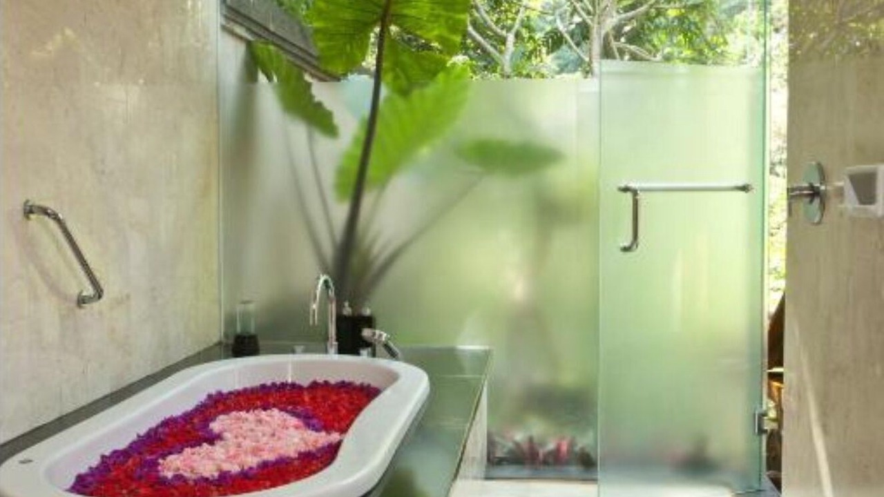 Photo of Bathroom in Sambahan