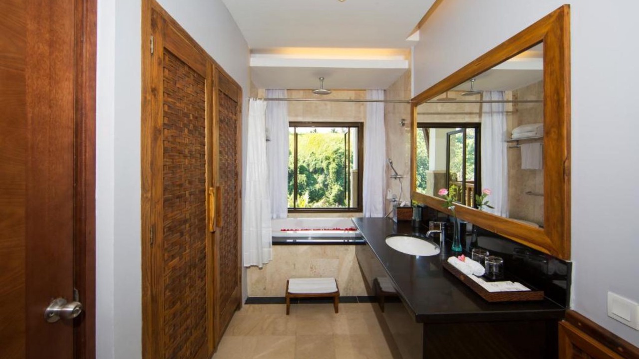 Photo of Bathroom in Sambahan