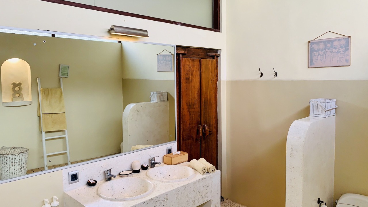 Photo of Bathroom in Petitenget