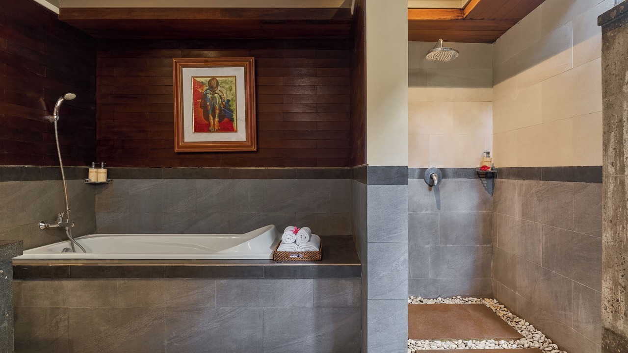Photo of Bathroom in Kedewatan