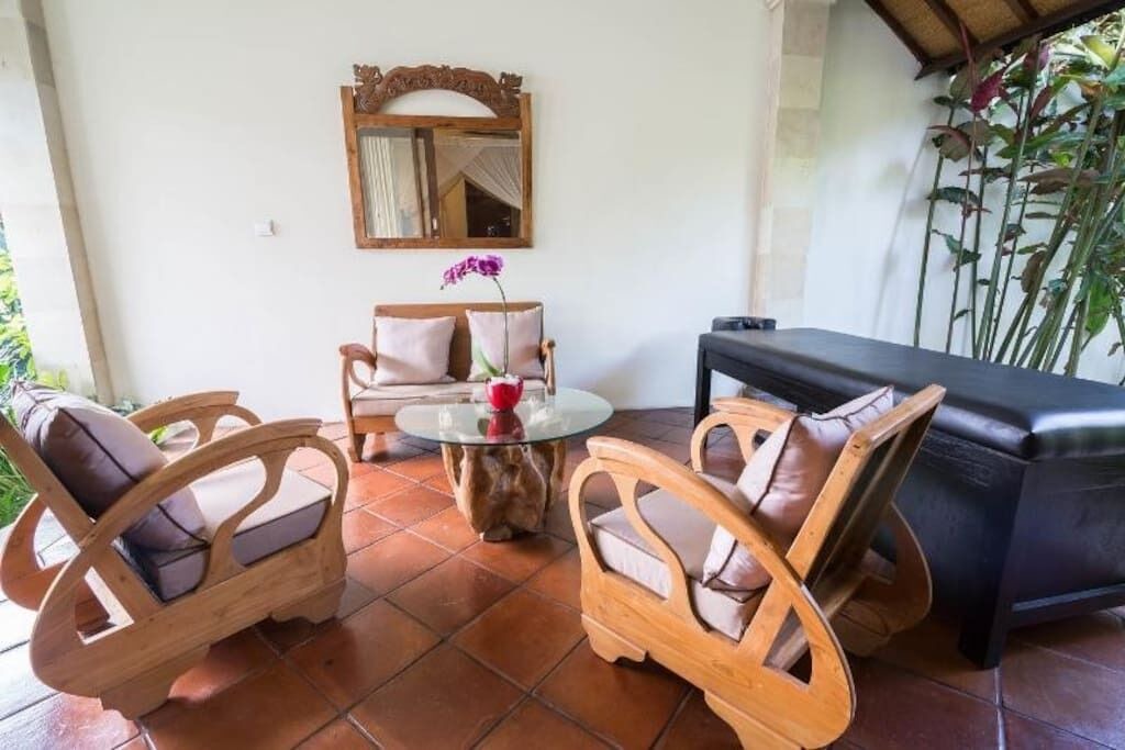 Photo of Patio Balcony in Sunset Road