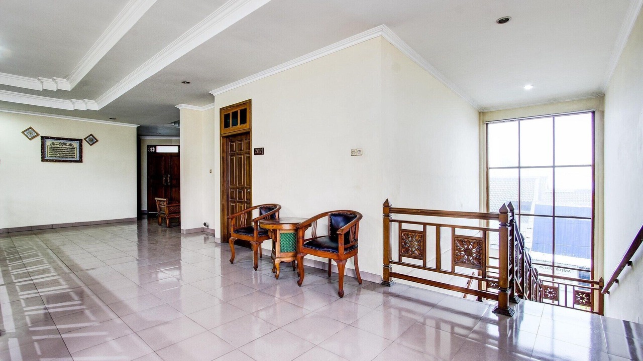 Photo of Others in Laweyan