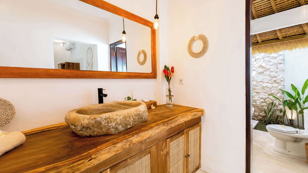 Photo of Bathroom in Laksmana
