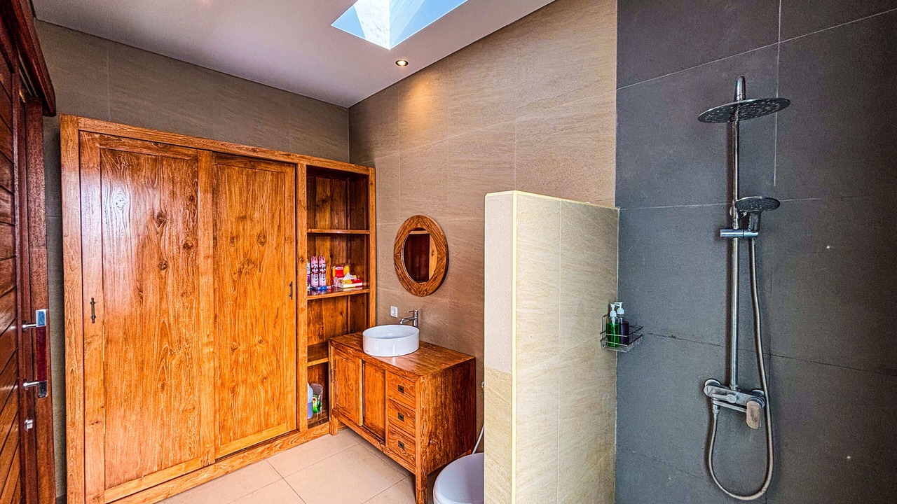Photo of Bathroom in Singakerta