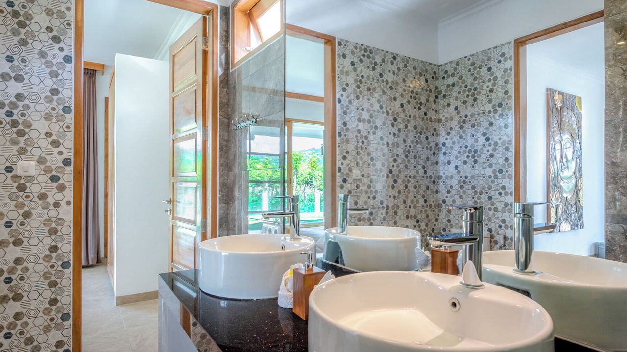 Photo of Bathroom in Dencarik