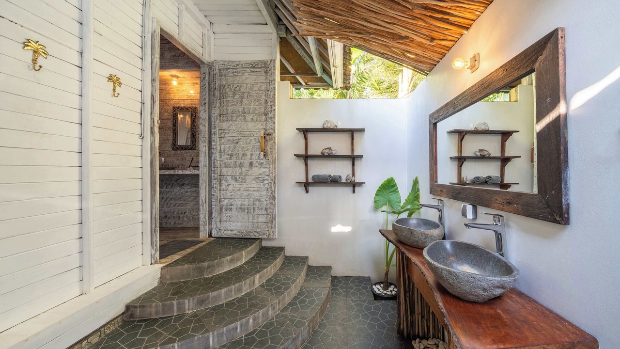 Photo of Bathroom in Ceningan Island