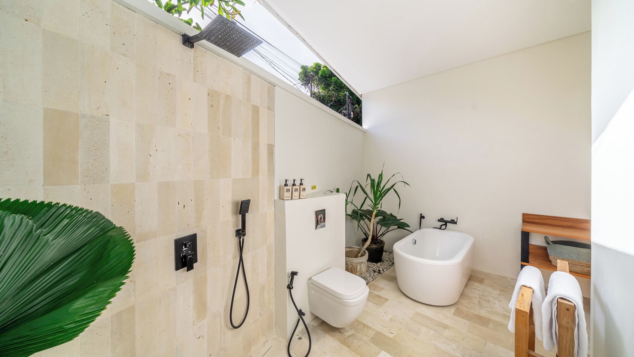 Photo of Bathroom in Dyanapura