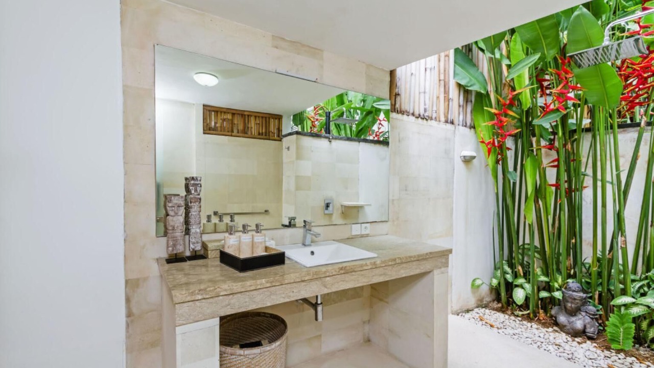 Photo of Bathroom in Sunset Road
