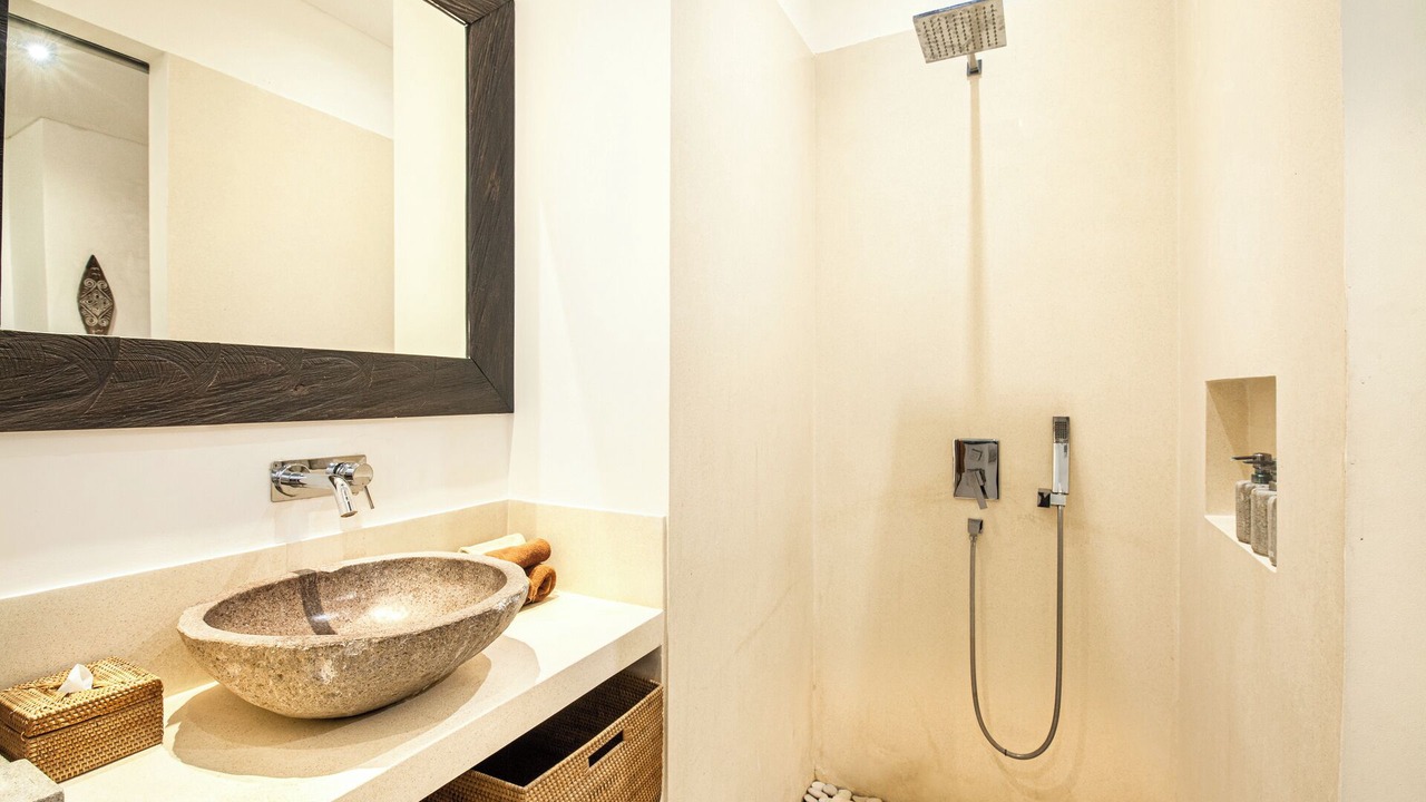 Photo of Bathroom in Sunset Road
