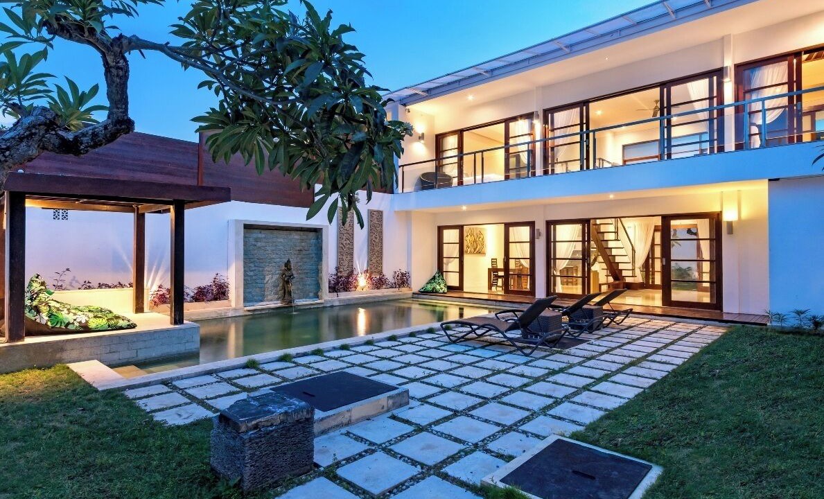Photo of Patio Balcony in Sunset Road