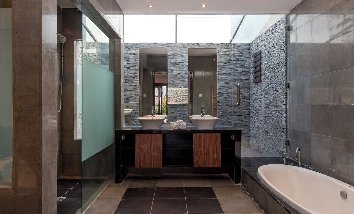 Photo of Bathroom in Sunset Road