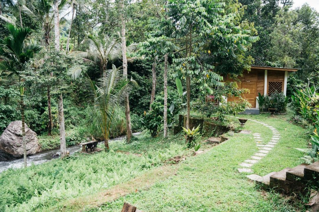 Photo of Others in Munduk