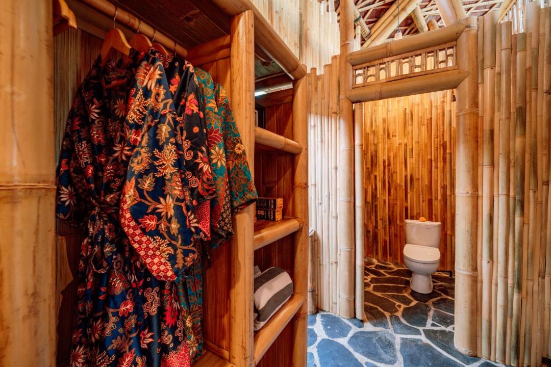 Photo of Bathroom in Selat