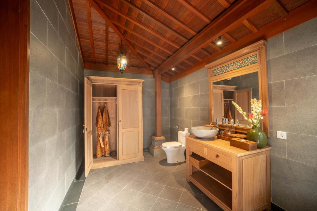Photo of Bathroom in Kedewatan