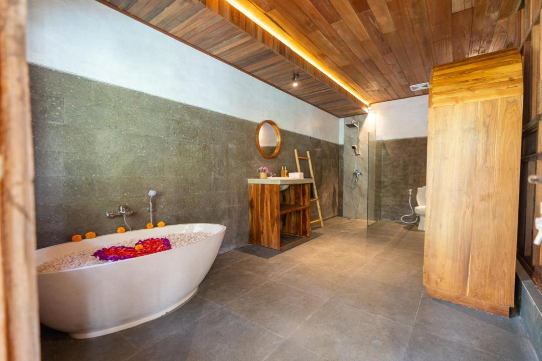 Photo of Bathroom in Petulu