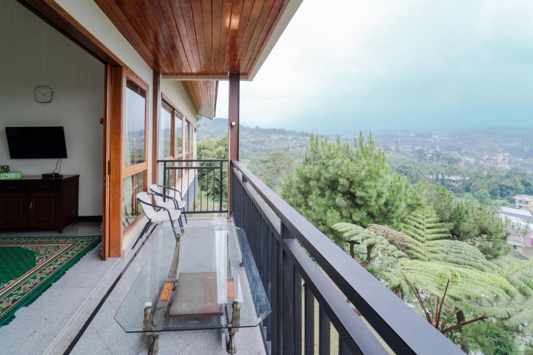 Photo of Patio Balcony in Cisarua