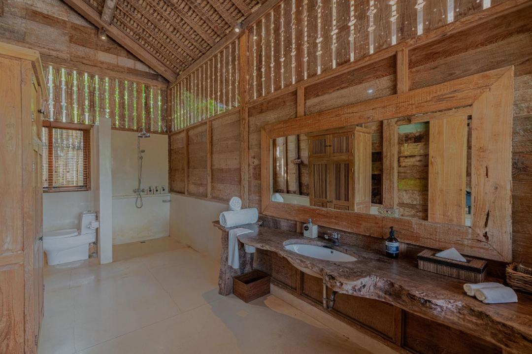 Photo of Bathroom in Mushroom Bay