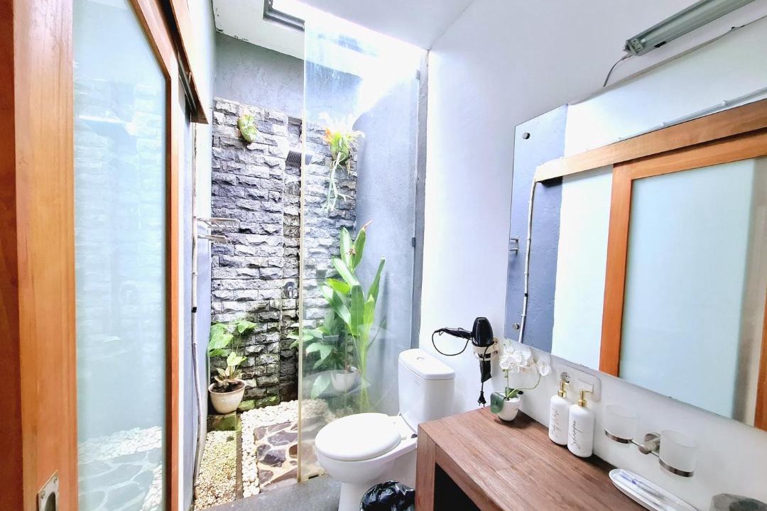 Photo of Bathroom in Kalibukbuk