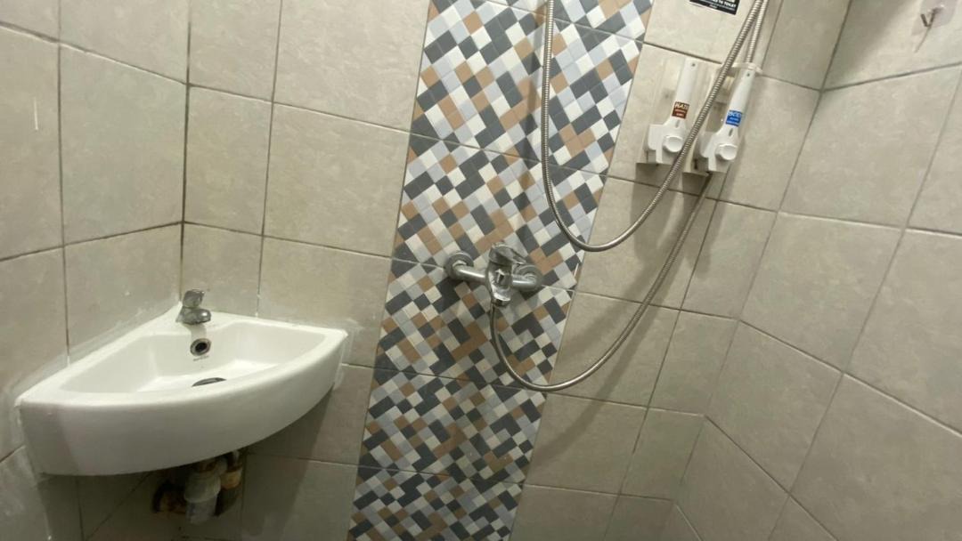 Photo of Bathroom in Jelambar