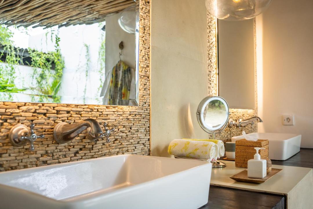 Photo of Others in Mushroom Bay