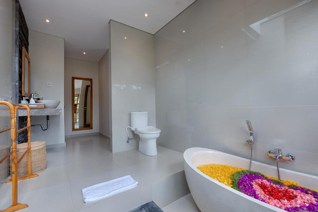 Photo of Bathroom in Keliki