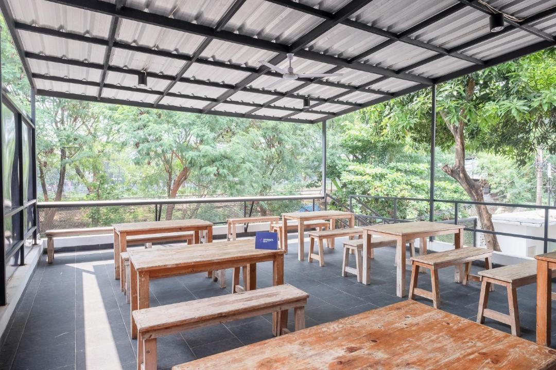 Photo of Patio Balcony in Jatinegara