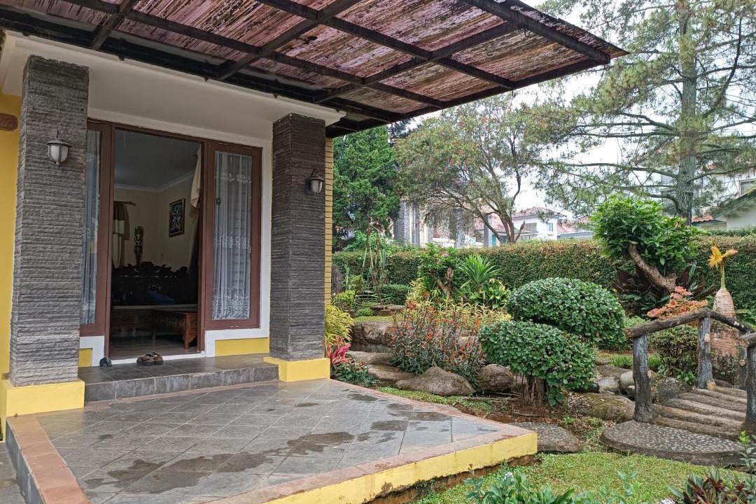 Photo of Buildings in Cipanas