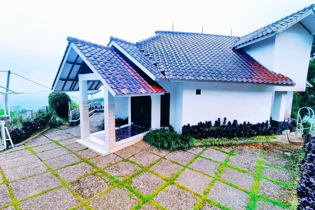 Photo of Buildings in Cipanas