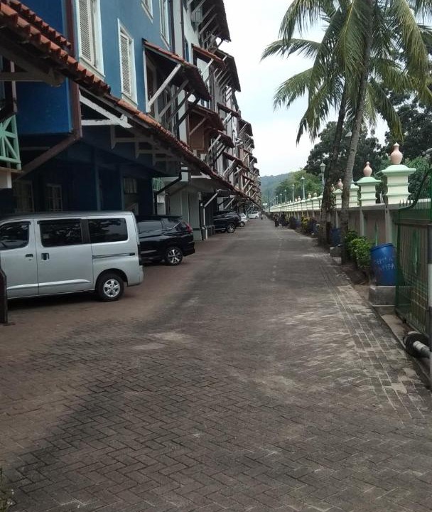 Photo of Buildings in Carita