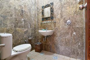 Photo of Bathroom in Blahbatuh
