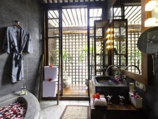 Photo of Bathroom in Saba
