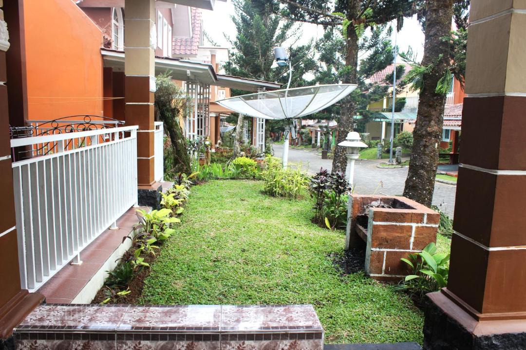 Photo of Buildings in Cipanas