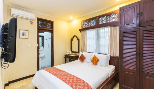 Deluxe Queen Room