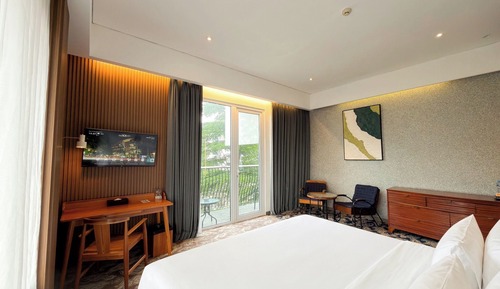 Executive Room, 1 Queen Bed, City View