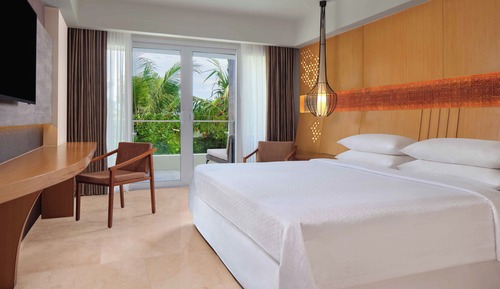 Deluxe Room, 1 King Bed, Balcony