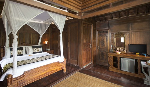 Suite, 1 Queen Bed, Valley View