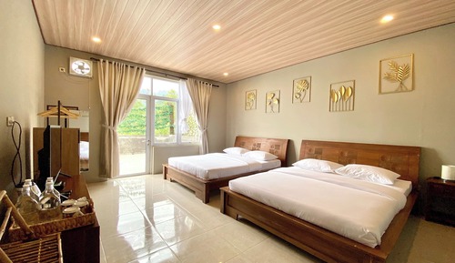 Deluxe Twin Room with Balcony
