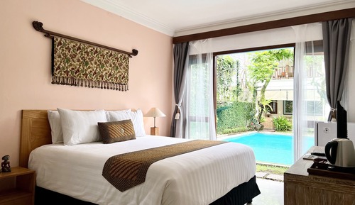 Deluxe Double Room, Pool View