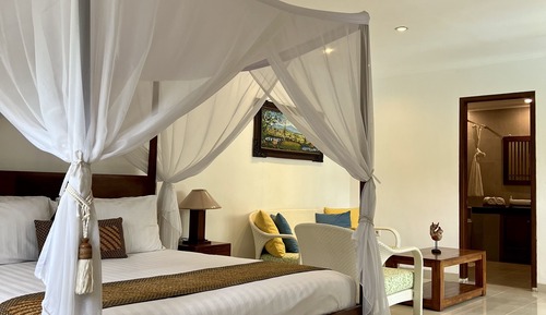 Suite, Pool View