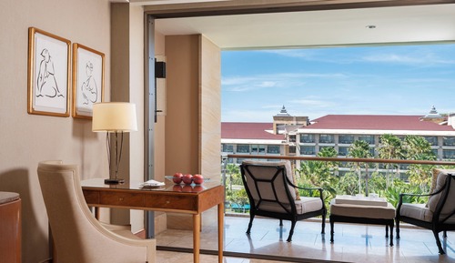 Signature Ocean Court
