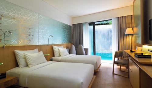 Deluxe Twin Room with Pool Access