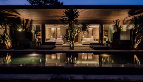 Beachfront Pool Suites