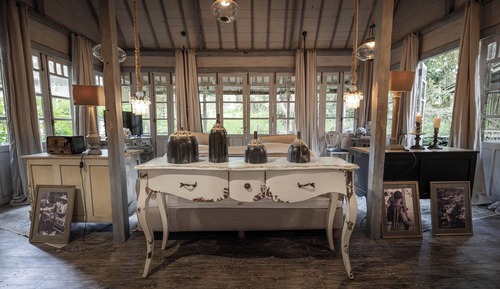 Traditional Vintage Teak House