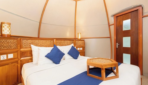 Luxury Glamping with Bathtub