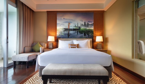 Deluxe Room, 1 Queen Bed, Mountain View