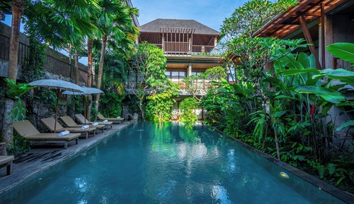 Suite Pool View