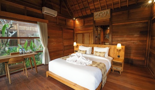 Wooden Deluxe with Rice Field view