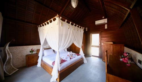 Deluxe Bungalow 3