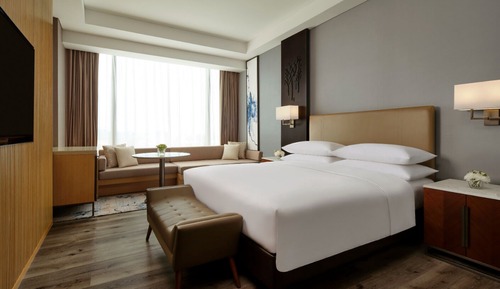 Club Room, 1 King Bed